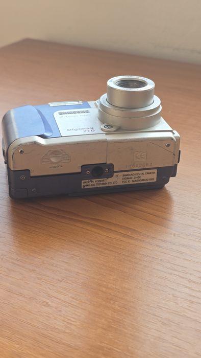 Aparat foto digital  vintage Samsung Digimax 210 se