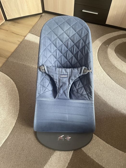 Шезлонг Baby bjorn с играчка