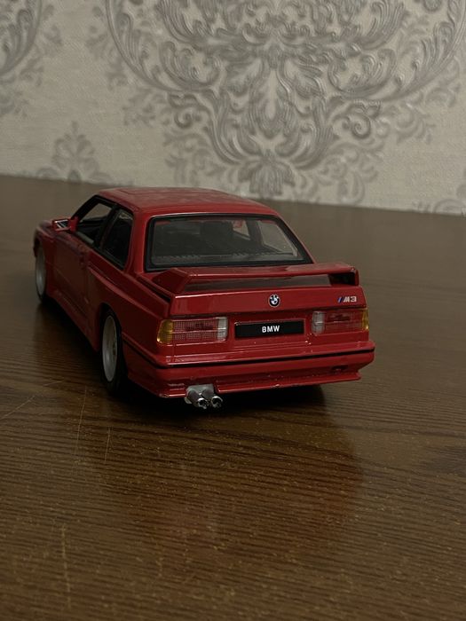 Продам машинку е30 Бмв купе оригинал М3 модель.