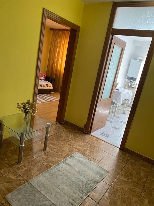 Inchiriez apartament