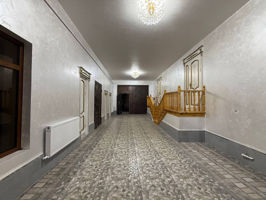 Tayyor 5 sotiqli hovli sotiladi