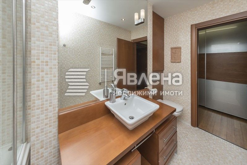 Дава се под наем Двустаен апартамент в София, Гоце Делчев - 80 кв.м за 700 € - Снимка #11