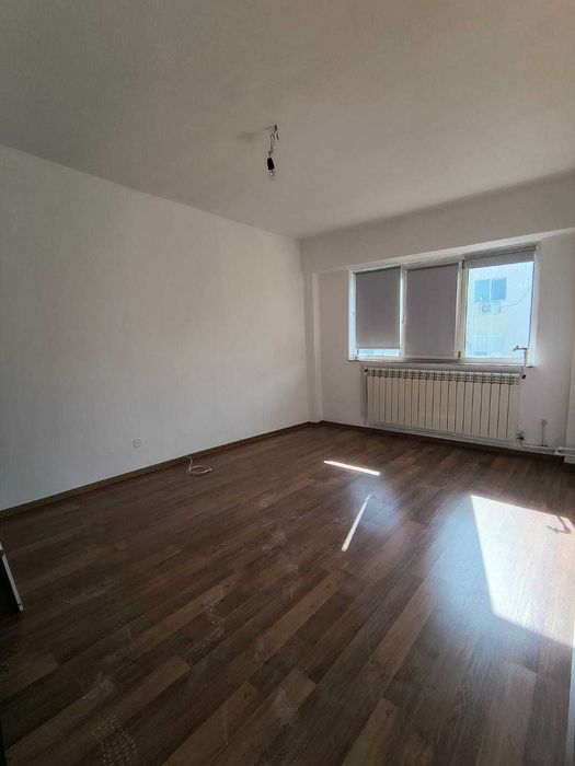 Apartament cu 3 camere de vanzare Mangalia sos. Constantei