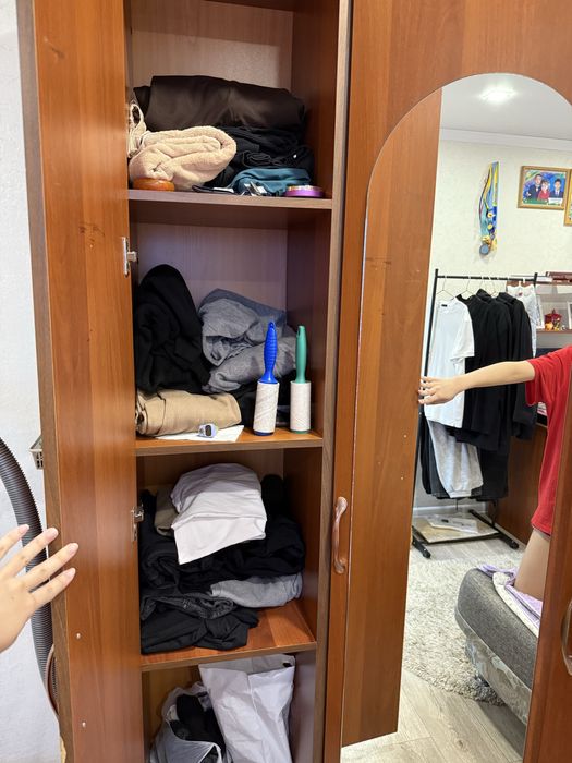 Продам угловой шкаф б/у