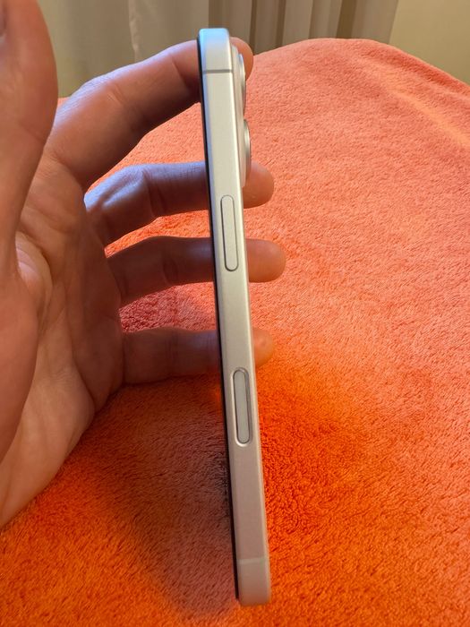 продавам iphone 16