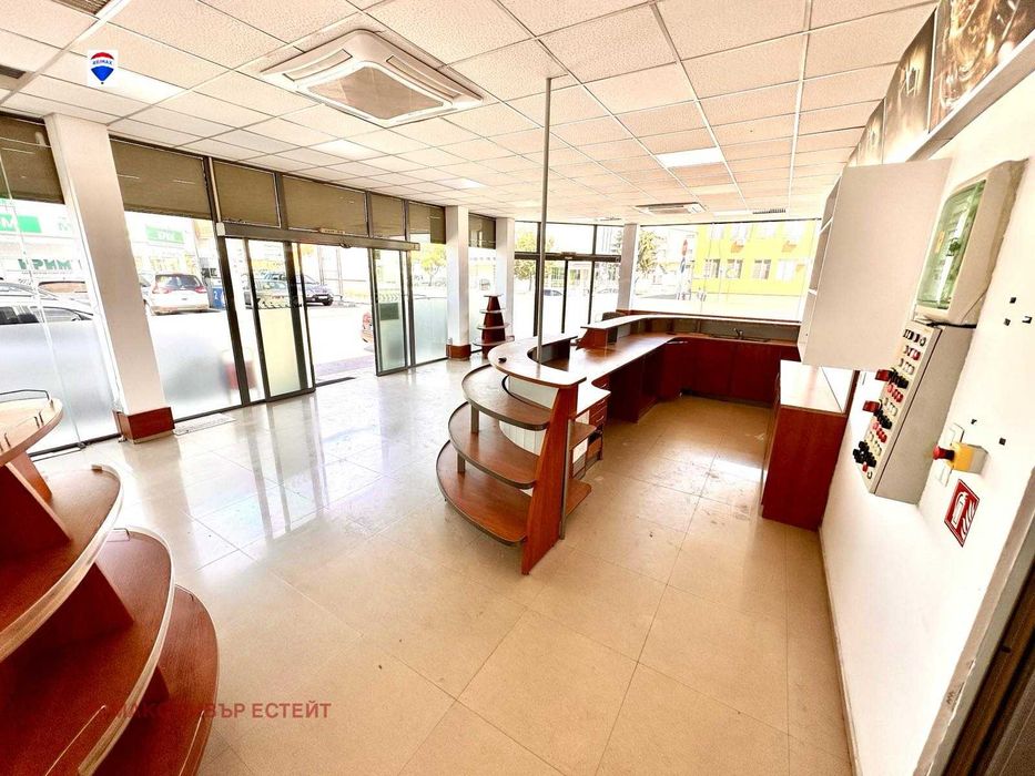 Дава се под наем Промишлена сграда в Русе, Здравец Изток - 2000 кв.м за 4090 € - Снимка #4