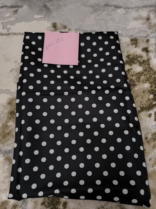 Отрезы тканей продаются