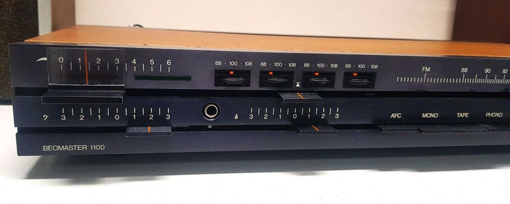 Beomaster 1100 Amplificator Teak - Jacob Jensen - Bang & Olufsen