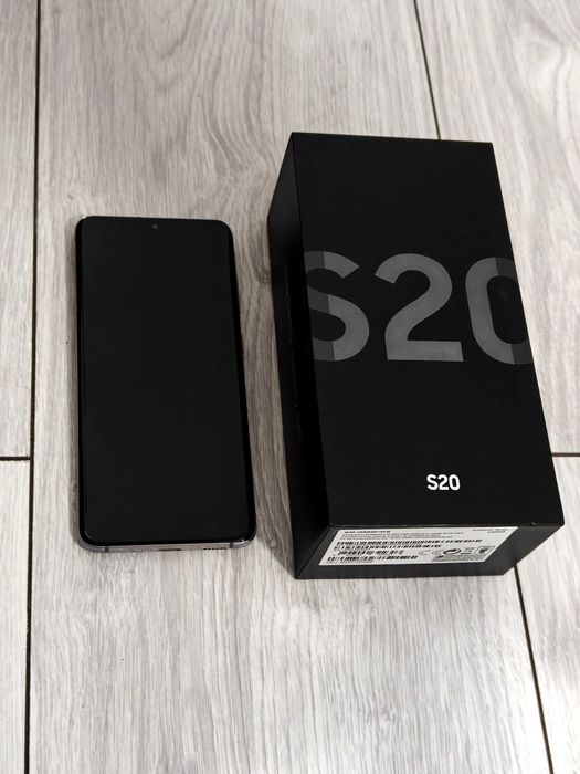 SAMSUNG S20 128 GB 8 RAM Arată foarte Bine La Cutie