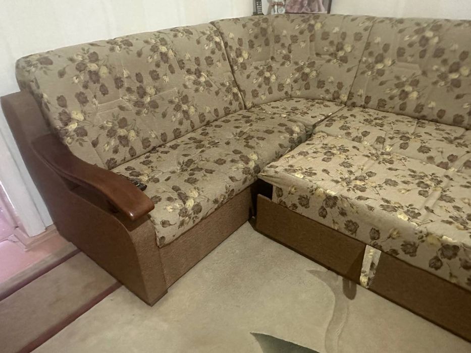 Диван в хорошем состоянии