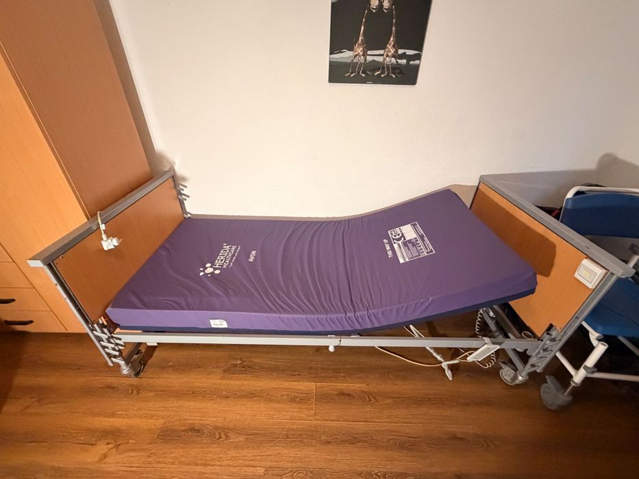 Pat electric medical cu telecomanda si saltea antiescara pasivă