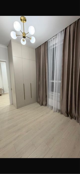 Продам портьеры новые (шторы)