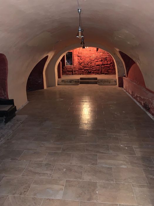 Vand  / Inchiriez Apartament Ultracentral Sibiu + spatiu comercial 50 m la subsol + pod