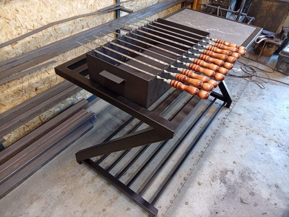 Продам большой мангал.