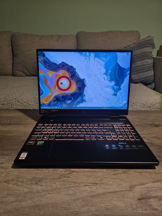 Laptop Acer Nitro 16 (RTX 4070)