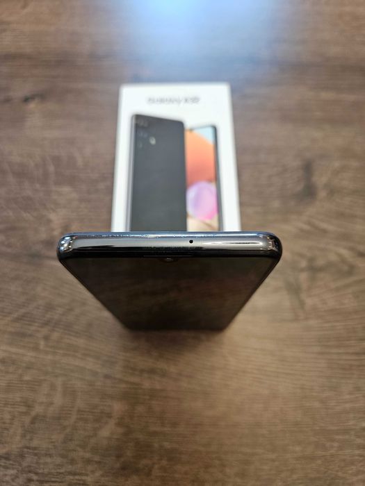 Samsung Galaxy A32 128GB SM-A325F/DS Dual-SIM GSM телефон зарядно кейс