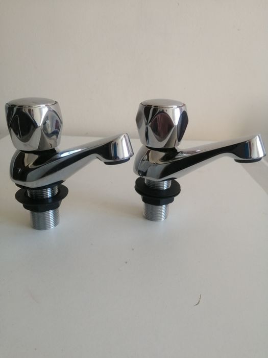 Кранчета за вода, стоящи нови.