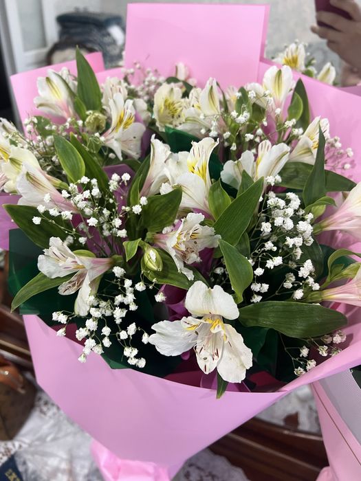 Продам свежие цветы букеты