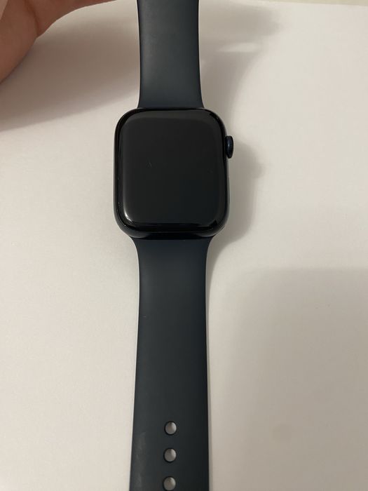 Apple watch 9         .