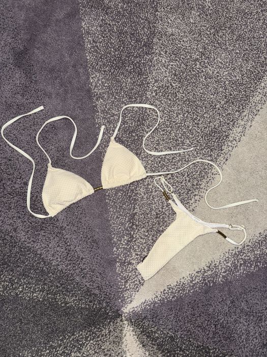 Чисто нов бански кюстом