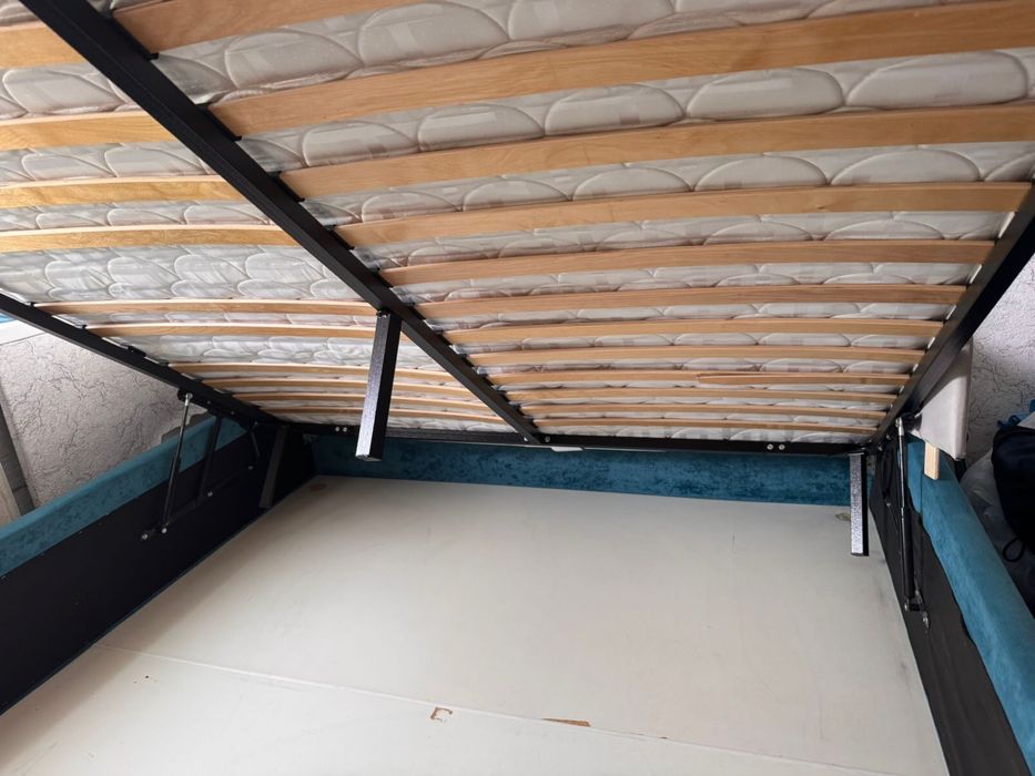 Продажа кровати ! 180на 200