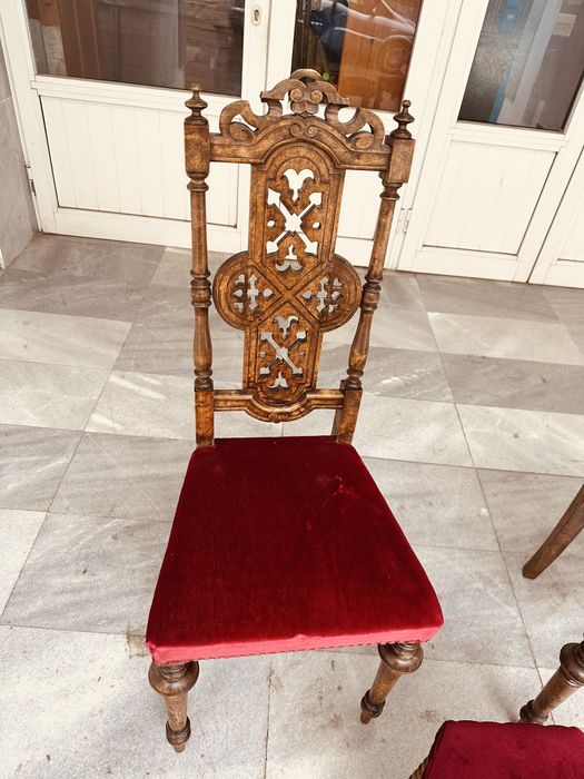 Антикварни столове с табуретка – масив, ръчна резба, XIX–XX в.