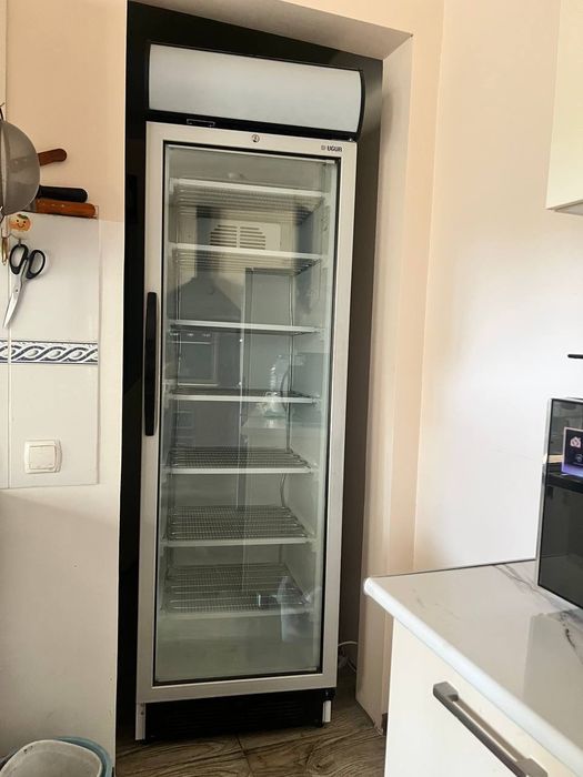 Морозильник сотилади