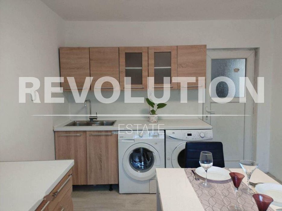 Дава се под наем Двустаен апартамент в Варна, Левски - 50 кв.м за 300 € - Снимка #1