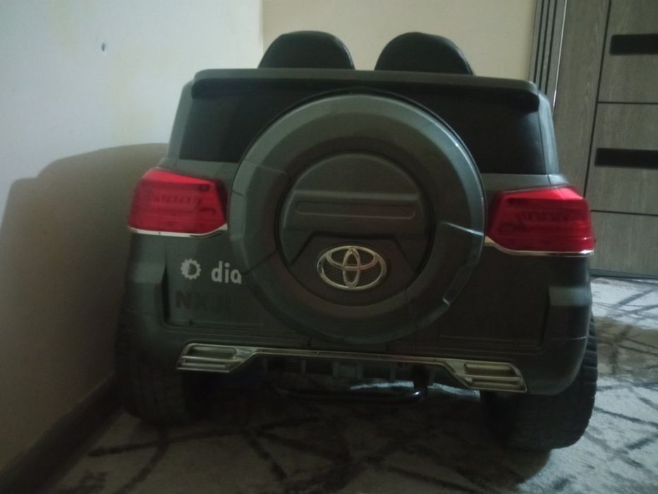 Bolalar elektromobil