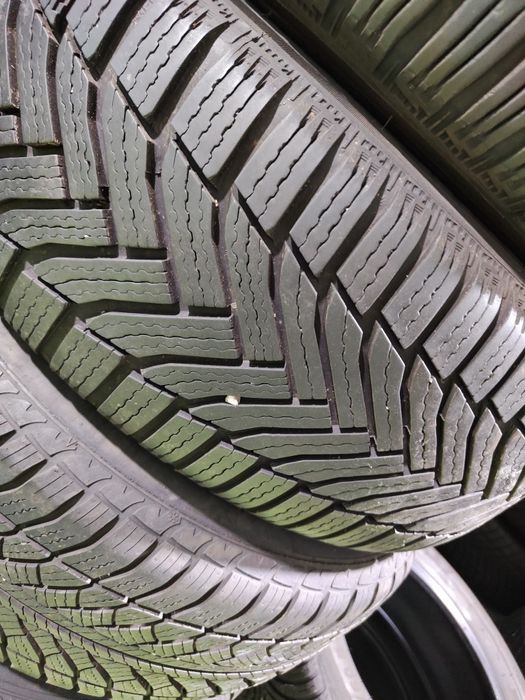 4 бр зимни 215/55/17 Michelin