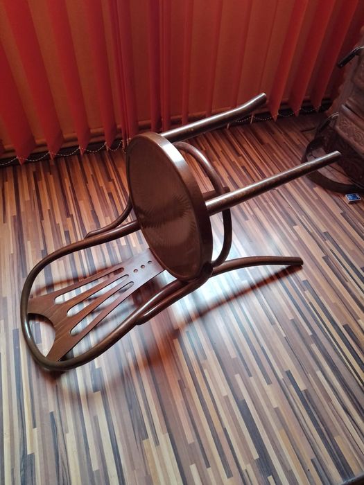 Scaun stil thonet , vintage, produs la Pâncota