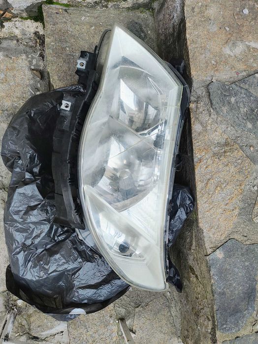 Фарове Subaru forester