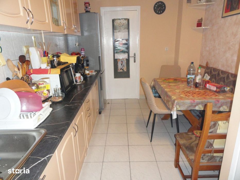 Apartament 3 camere conf. 1, 2 balcoane, et. 3, Vlaicu - Lebada, 73 mp — fotografia 3