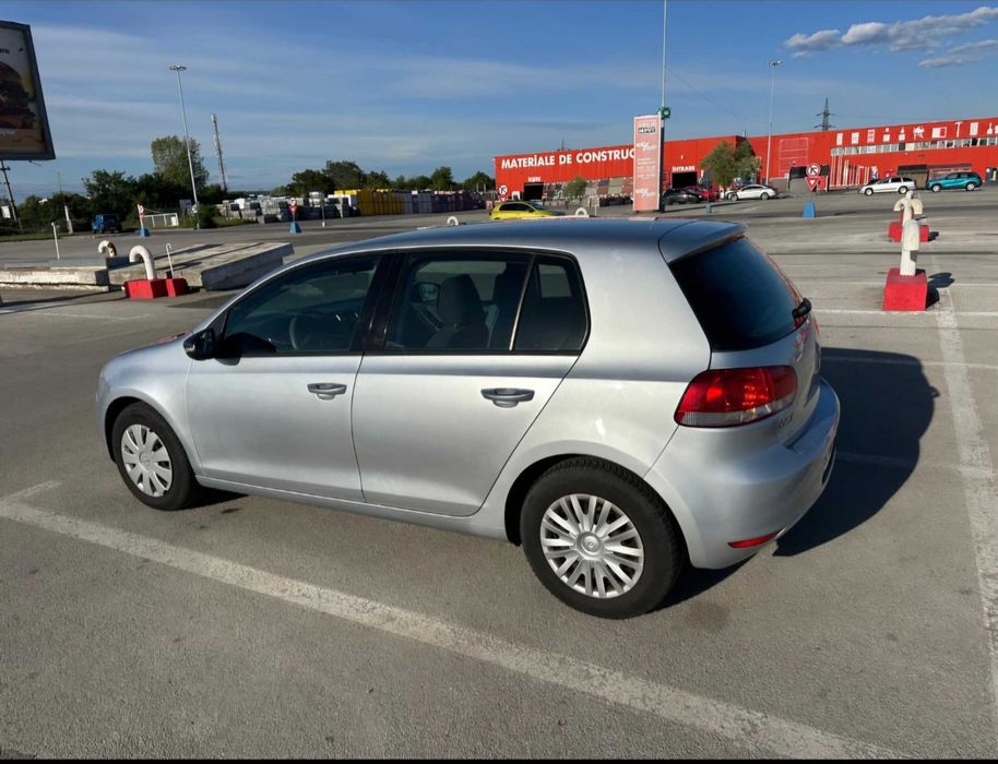 Vand golf 6-2010 180000km, 14benzina,manuala