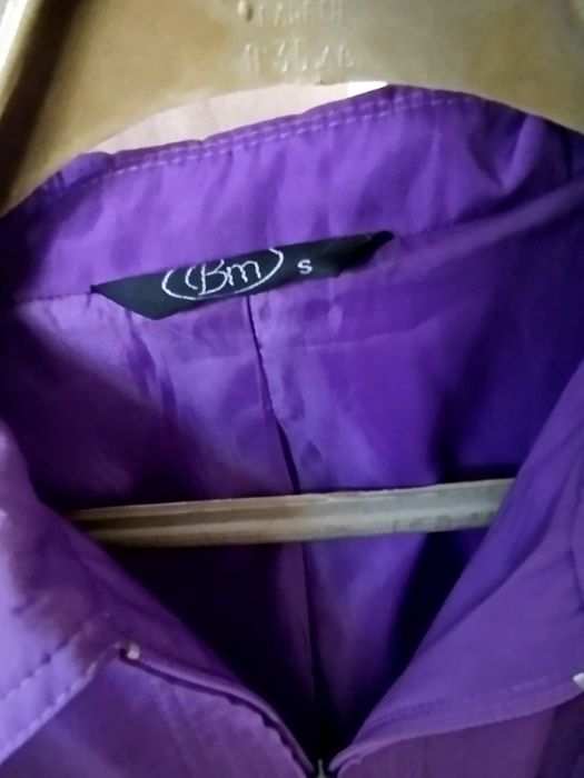 Лилаво преходно яке