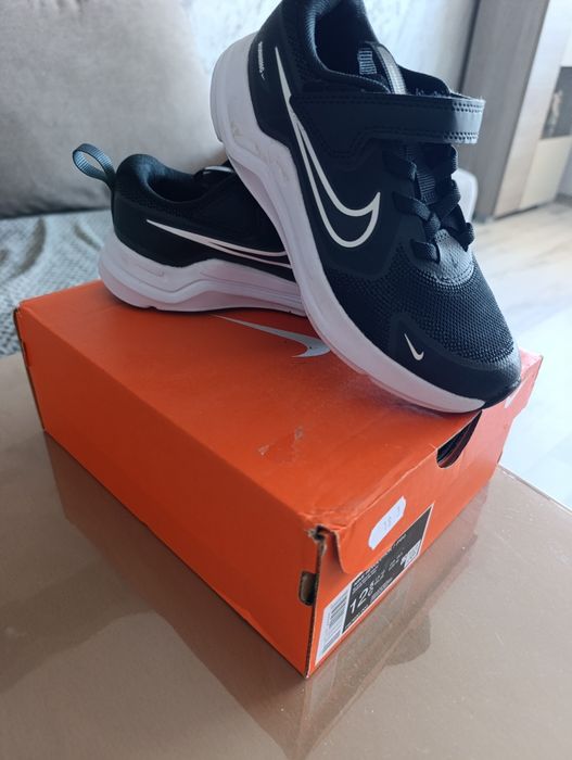 Маратонки Nike 31