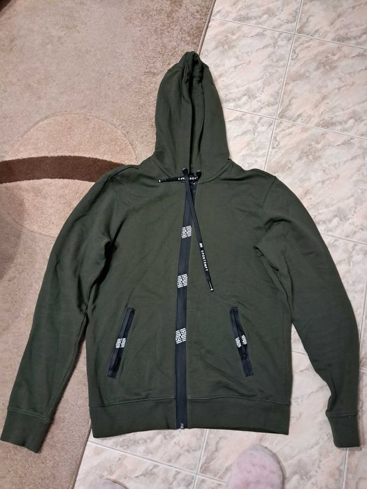 Суитчари NIke, Adidas,Burberry,Dsquared2...