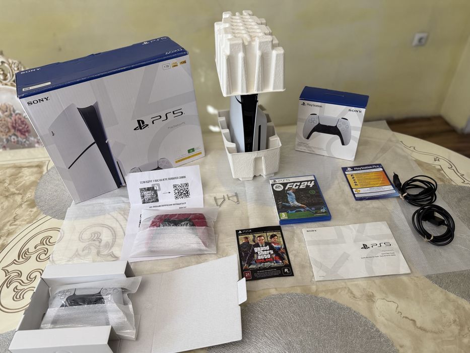 Продам новый Playstation 5 slim box 1tb