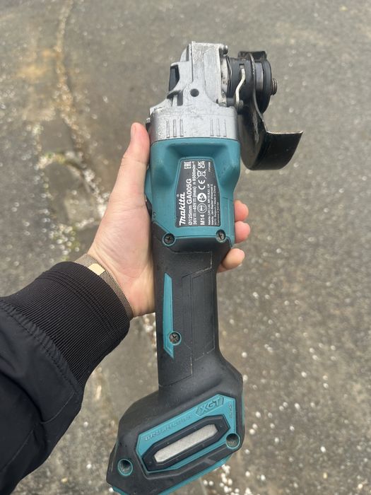 Makita XGT GA005G