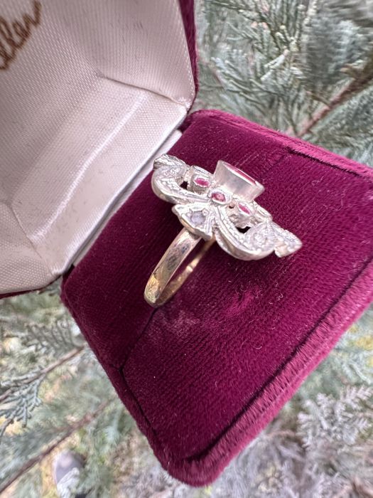Inel din aur, argint, rubine si cubic zirconia