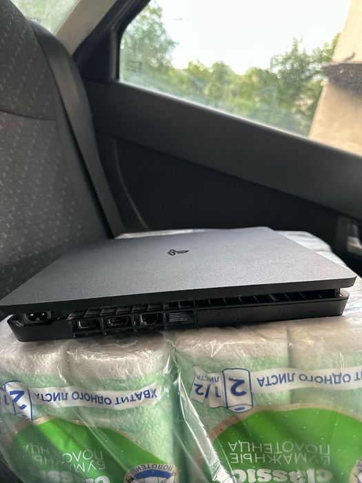 Sony plasytation 4 slim