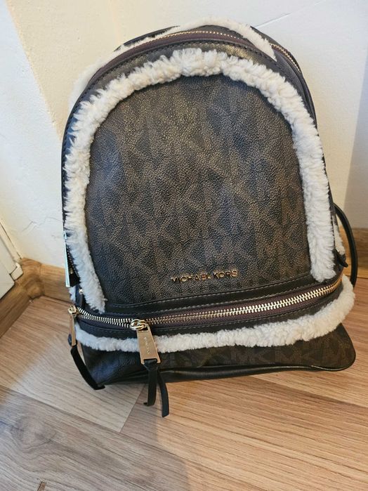 Дамски чанти прада