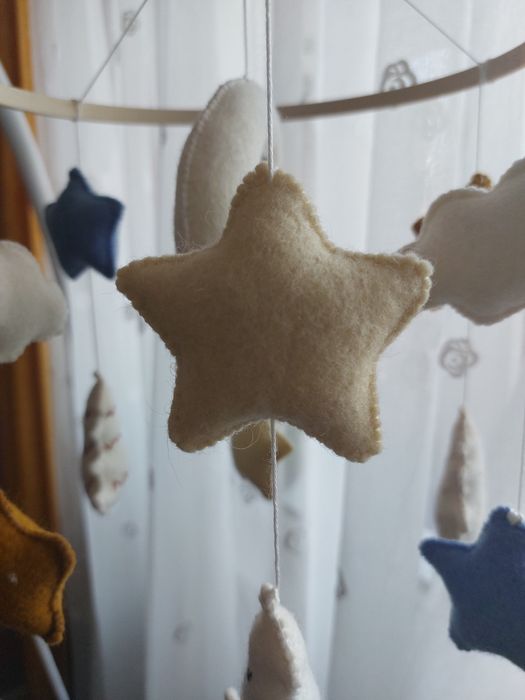 Carusel bebe vulpita adormita fetru handmade. Carusel bebelusi