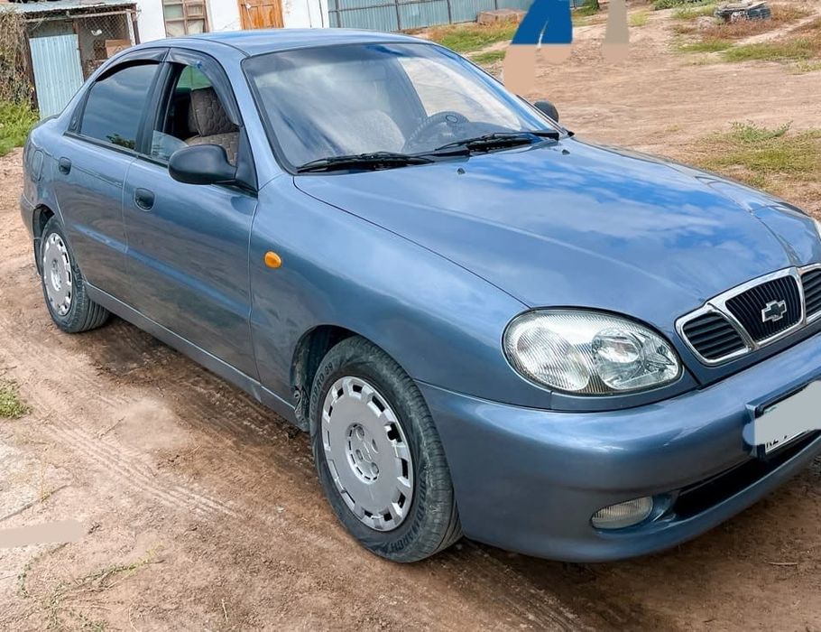 Chevrolet lanos машина