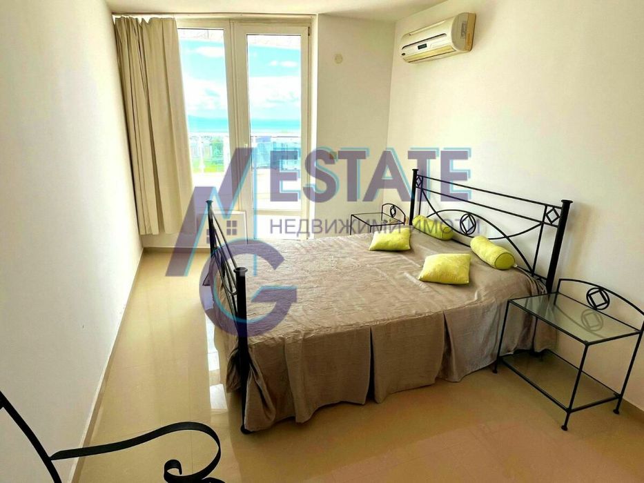 Продава се Тристаен апартамент в Бургас, Сарафово - 140 кв.м за 1036 €/кв.м - Снимка #4