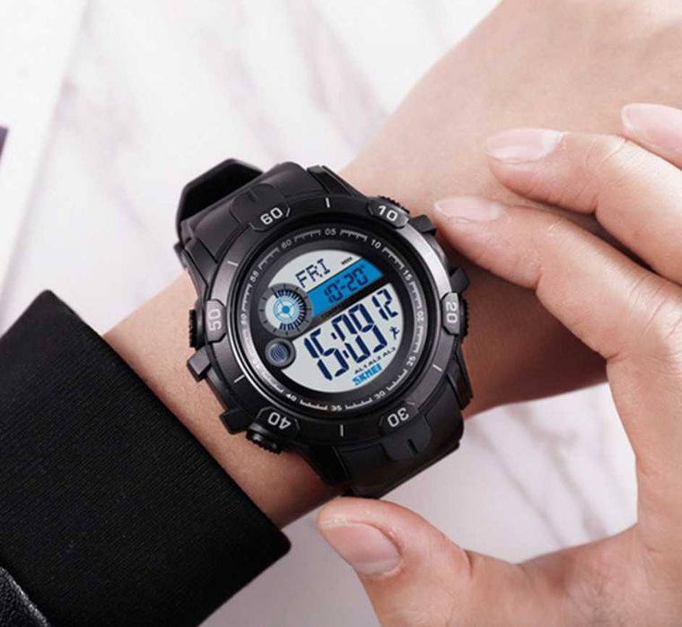 Новые спортивные мужские часы - гарантия - доставка