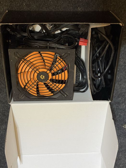 sursa PC njoy legion600w 80+ semimodulara cutie completa