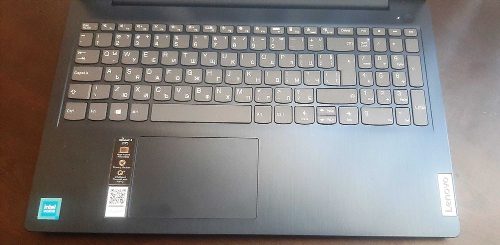 Продавам лаптоп Lenovo