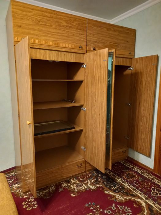 Продаётся шкаф платяной с антресолями, б/у, белорусский