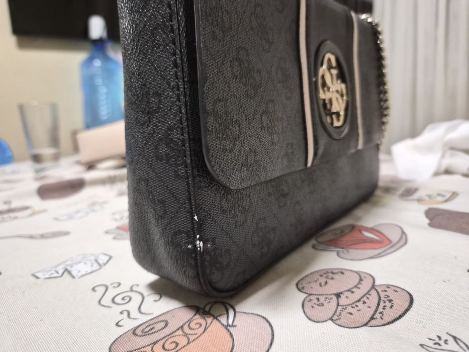 Дамска чанта Guess